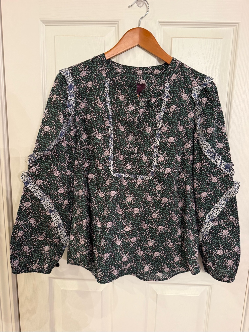 I Crew Women's Dark Green Floral Long-Sleeve Blouse
